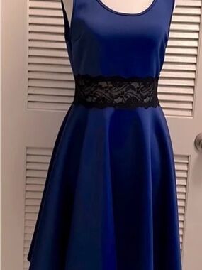 Velvet Room Elegant Navy Blue Lace-Waist Fit & Flare Dress size large